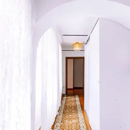 Cozy Flat In Center 아파트 마리보르