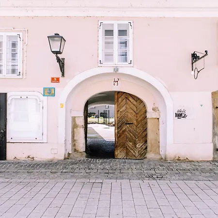 Апартаменты Cozy Flat In Center