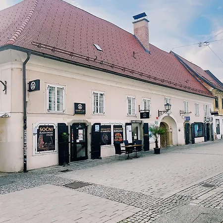 Lägenhet Cozy Flat In Center Maribor